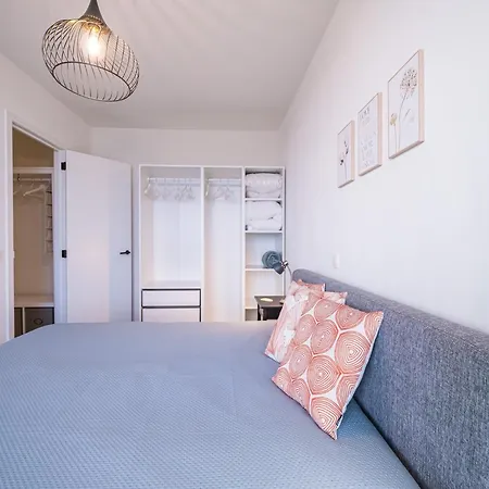 Apartment Flat Near And Normand Park, Cleaning Included